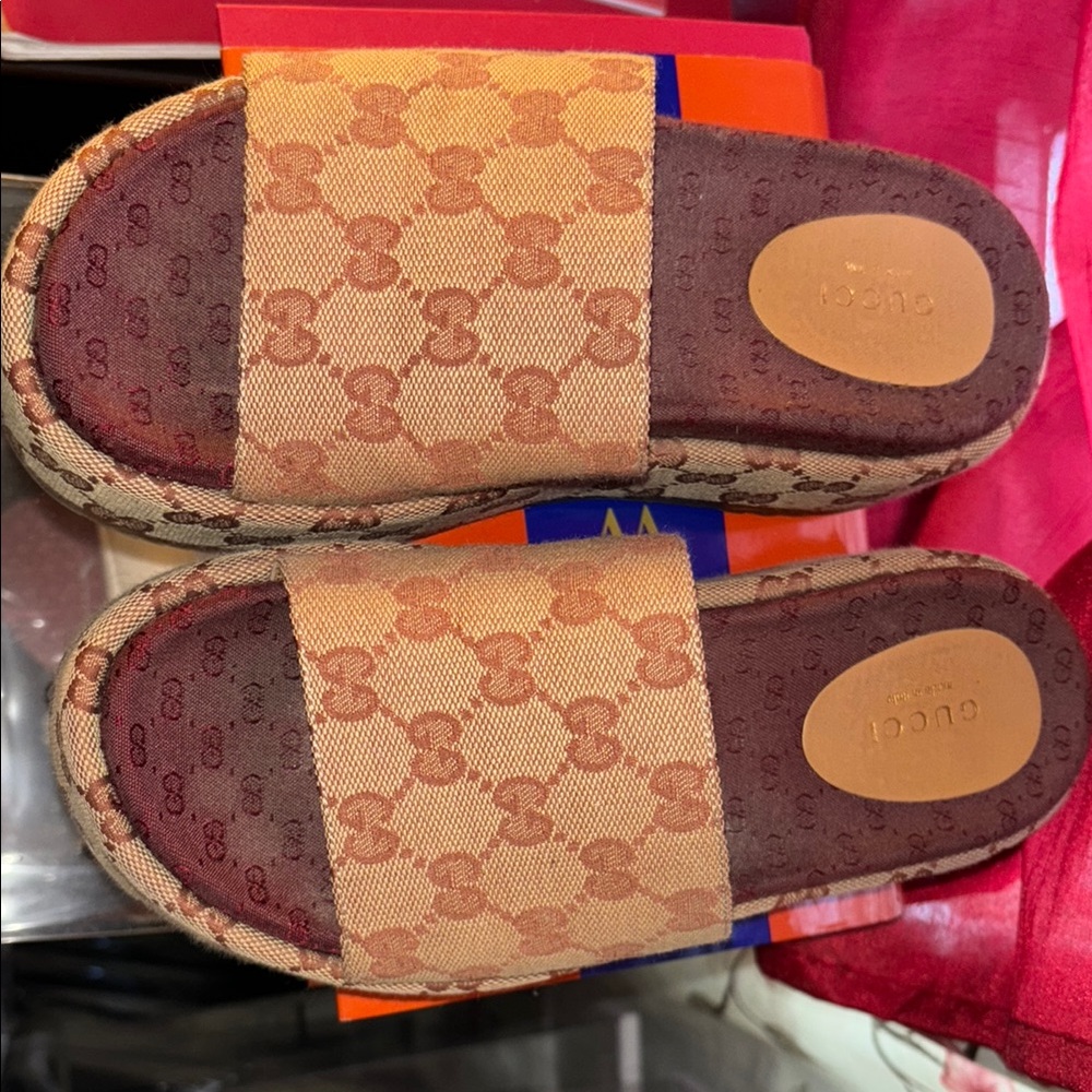 Gucci Platform Brown Monogram Slide Sandals - Picture 5 of 5